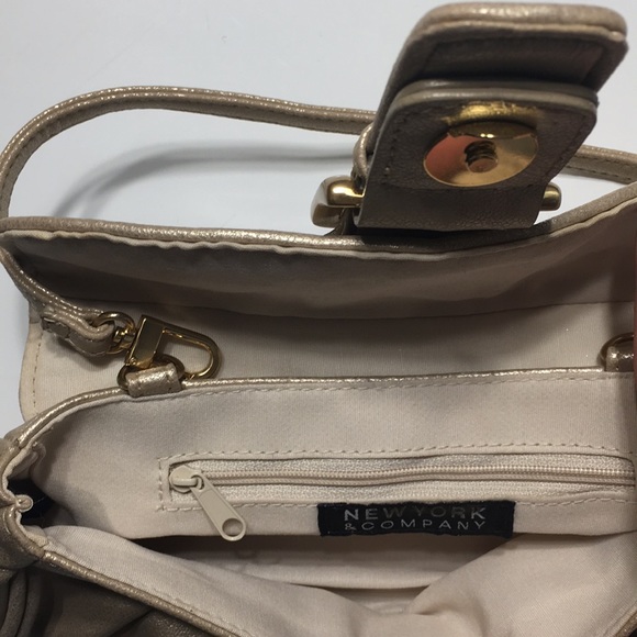 New York and Company shoulder bag - Picture 5 of 5